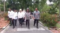 cen-sui-lan-anggota-komisi-v-dpr-ri-fraksi-golkar-dapil-kepri-meninjau-hasil-pembangunan-kegiatan-revitalisasi-pulau-penyengat-bersama-pj-wali-kota-tanjungpinang-belum-lama-ini-f-suaraserumpun.com_